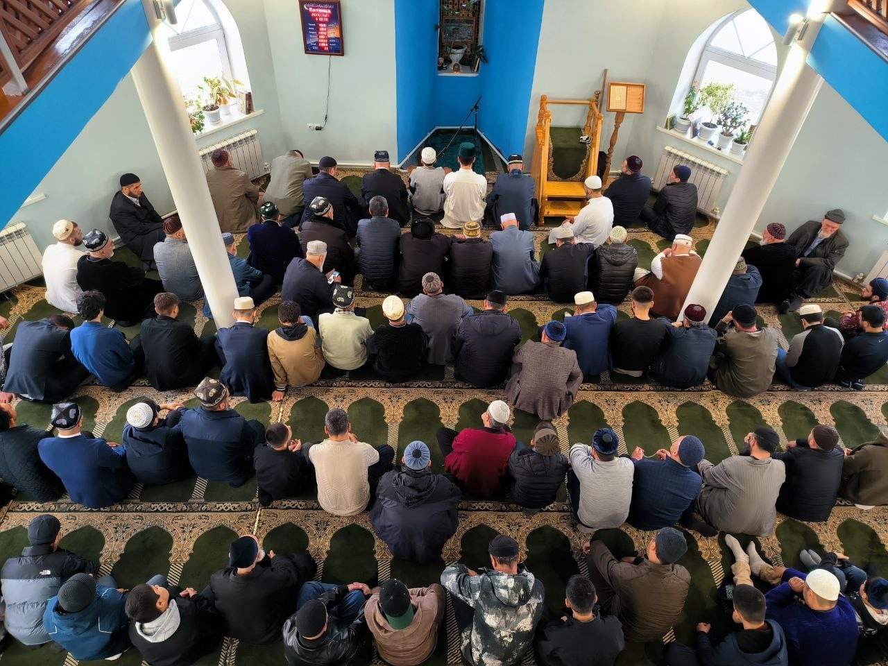 Праздничная молитва на ураза. Мечеть. Мусульманская мечеть. Мечеть фото. Служба в мечети.